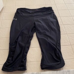 Large Under Armour  cropped leggings